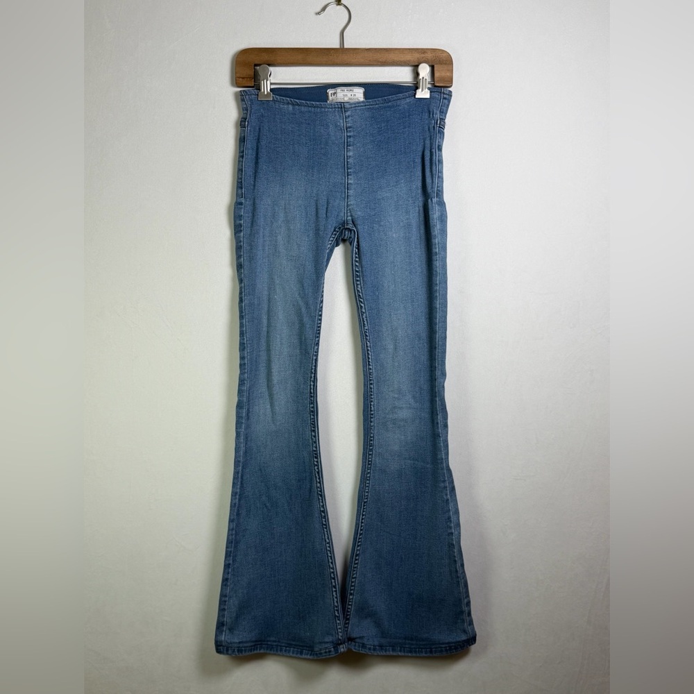 Free People Women’s Pull-On Flare Jeans Boho Y2K Wide Leg Bell Bottom Sz 25 - Picture 2 of 9